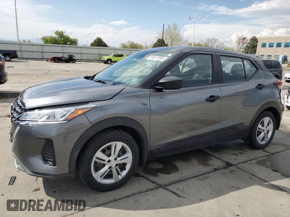 2022 Nissan Kicks S z VIN 3N1CP5BV6NL483232, wystawiony jako Copart lot #54557355 z przebiegiem 31 731 mil mil oraz Szkoda całkowita • Salvage title. Historia ofert i sprzedaży dostępna na DreamBid. Obrazek 1.