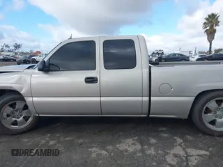 2005 Chevrolet Silverado 1500 LS with VIN 2GCEC19T651252136, listed as a IAAI auction lot 41579633 with 178,625 mi miles and . Bid and sale history available at DreamBid. Image 14.