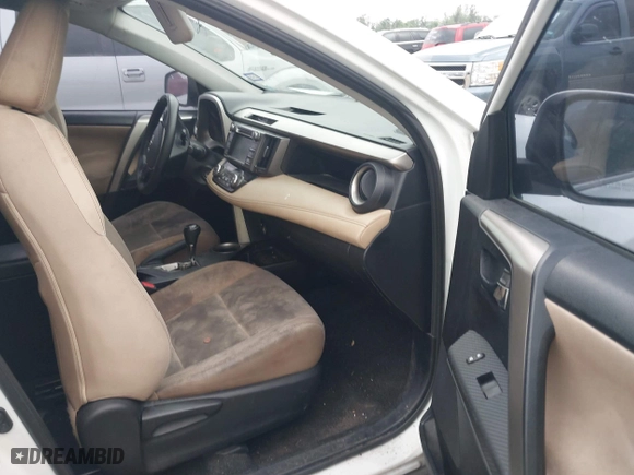 2014 Toyota RAV4 XLE with VIN 2T3WFREV3EW086537, listed as a IAAI auction lot 41940453 with 164,136 mi miles. Bid and sale history available at carsss.com. Image 5.