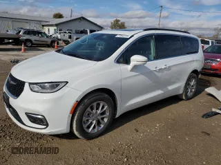 2022 Chrysler Pacifica Touring L z VIN 2C4RC3BG5NR127057, wystawiony jako Copart lot #77840724 z przebiegiem 36 914 mil mil oraz Szkody całkowita. Historia ofert i sprzedaży dostępna na DreamBid. Obrazek 1.