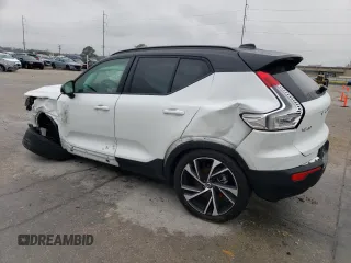 2020 Volvo XC40 R-Design z VIN YV4AC2HMXL2278179, wystawiony jako Copart lot #71587022 z przebiegiem 31 953 mil mil oraz . Historia ofert i sprzedaży dostępna na DreamBid. Obrazek 2.