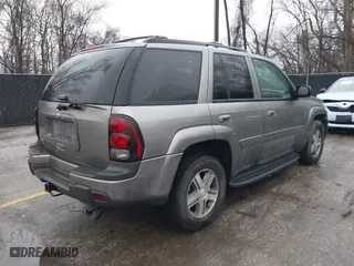 2005 Chevrolet TrailBlazer LT with VIN 1GNDT13S452319576, listed as a IAAI auction lot 41471422 with 266,346 mi miles. Bid and sale history available at carsss.com. Image 4.