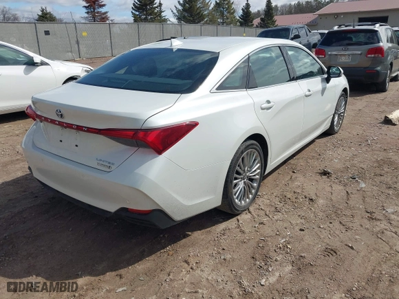 2022 Toyota Avalon Hybrid Limited with VIN 4T1DA1AB1NU013114, listed as a IAAI auction lot 42022922 with 30,686 mi miles. Bid and sale history available at carsss.com. Image 4.