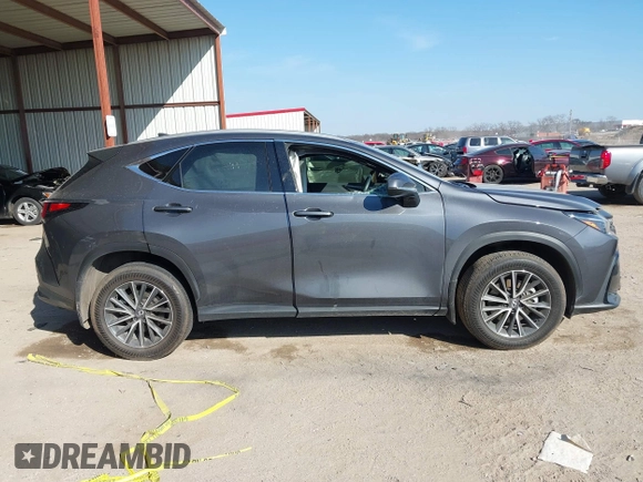 2024 Lexus NX 350h Premium z VIN 2T2GKCEZ4RC023717, wystawiony jako IAAI lot #41667789 z przebiegiem Nie podano mil oraz . Historia ofert i sprzedaży dostępna na DreamBid. Obrazek 13.