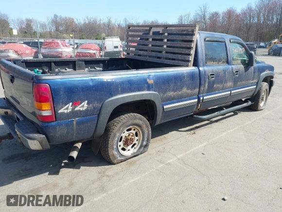 2002 Chevrolet Silverado 2500HD LS with VIN 1GCHK23U52F128404, listed as a IAAI auction lot 42079138 with 153,613 mi miles. Bid and sale history available at carsss.com. Image 4.