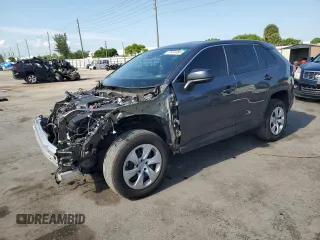 2023 Toyota RAV4 LE z VIN 2T3H1RFV2PW296376, wystawiony jako Copart lot #57931355 z przebiegiem 27 095 mil mil oraz Nie do naprawy • Non repairable. Historia ofert i sprzedaży dostępna na DreamBid. Obrazek 1.