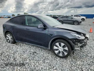 2024 Tesla Model Y Long Range with VIN 7SAYGDEE9RA255688, listed as a Copart auction lot 58918665 with 21,302 mi miles and Salvage title. Bid and sale history available at DreamBid. Image 4.