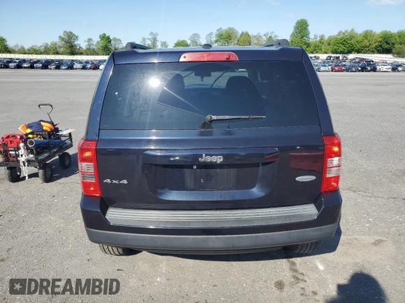 2011 Jeep Patriot Latitude z VIN 1J4NF1GB0BD131856, wystawiony jako Copart lot #56222005 z przebiegiem 172 231 mil mil oraz Szkoda całkowita • Salvage title. Historia ofert i sprzedaży dostępna na DreamBid. Obrazek 6.