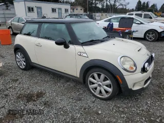 2007 MINI Hardtop S with VIN WMWMF73547TL87545, listed as a Copart auction lot 49746305 with 84,463 mi miles and Clean Title. Bid and sale history available at DreamBid. Image 4.