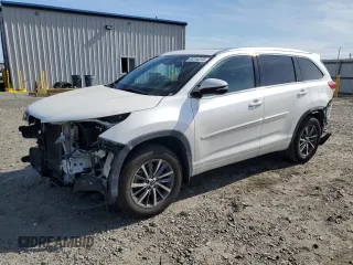 2017 Toyota Highlander XLE z VIN 5TDJZRFHXHS388827, wystawiony jako Copart lot #60254015 z przebiegiem 64 836 mil mil oraz Szkoda całkowita • Salvage title. Historia ofert i sprzedaży dostępna na DreamBid. Obrazek 1.