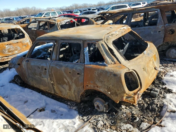 2015 MINI Cooper Hardtop 4 Door S with VIN WMWXU3C55F2B55832, listed as a Copart auction lot 82238274 with 51,206 mi miles and Salvage Title. Bid and sale history available at carsss.com. Image 2.