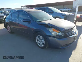 2007 Nissan Altima 2.5 with VIN 1N4AL21E87C213018, listed as a IAAI auction lot 40932058 with 195,817 mi miles. Bid and sale history available at carsss.com. Image 1.