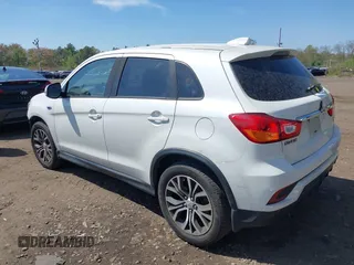 2018 Mitsubishi Outlander SE z VIN JA4AP3AW3JU011695, wystawiony jako IAAI lot #42144112 z przebiegiem 69 228 mil mil oraz . Historia ofert i sprzedaży dostępna na DreamBid. Obrazek 15.