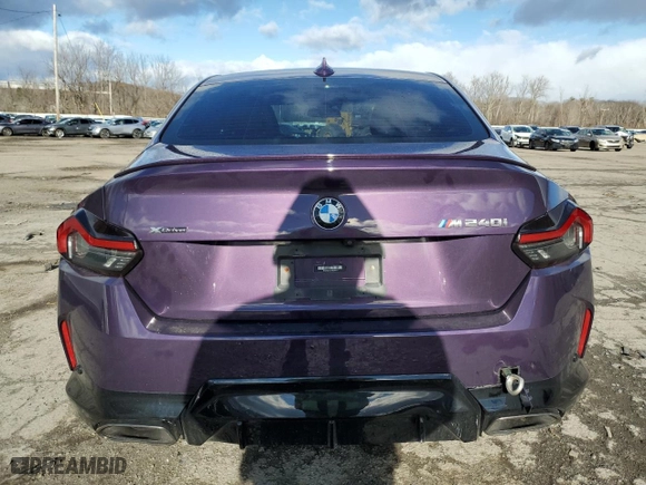 2022 BMW 2 Series M240i xDrive with VIN 3MW53CM09N8C49139, listed as a Copart auction lot 87320934 with 26,753 mi miles and Salvage Title. Bid and sale history available at carsss.com. Image 6.