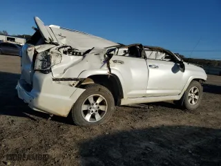 2011 Toyota 4Runner SR5 with VIN JTEZU5JRXB5027343, listed as a Copart auction lot 81342814 with 0 mi miles and Non Repairable. Bid and sale history available at carsss.com. Image 3.
