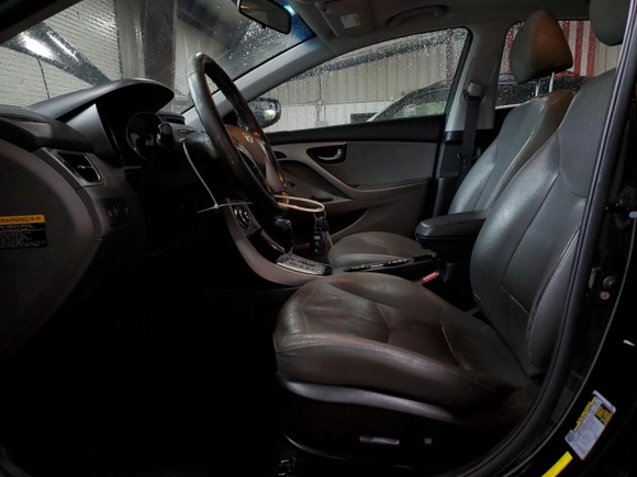 2013 Hyundai Elantra GLS z VIN KMHDH4AE7DU859883, wystawiony jako Copart lot #58296965 z przebiegiem 134 846 mil mil oraz Szkoda całkowita • Salvage title. Historia ofert i sprzedaży dostępna na DreamBid. Obrazek 7.