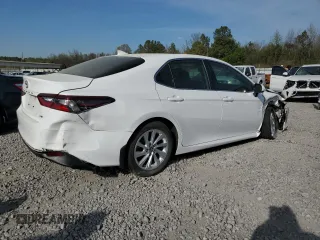 2023 Toyota Camry LE z VIN 4T1C11AK0PU109024, wystawiony jako Copart lot #50105815 z przebiegiem 43 666 mil mil oraz Szkoda całkowita • Salvage title. Historia ofert i sprzedaży dostępna na DreamBid. Obrazek 3.