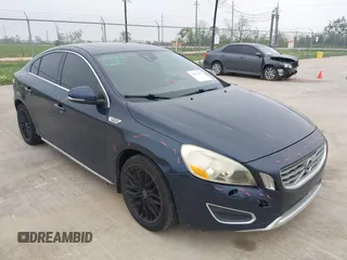 2012 Volvo S60 T5 with VIN YV1622FS0C2122692, listed as a IAAI auction lot 41924096 with 165,749 mi miles. Bid and sale history available at carsss.com. Image 1.