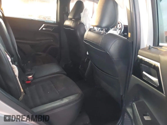 2022 Mitsubishi Outlander SE z VIN JA4J3UA88NZ023157, wystawiony jako IAAI lot #41357953 z przebiegiem 34 081 mil mil oraz . Historia ofert i sprzedaży dostępna na DreamBid. Obrazek 8.