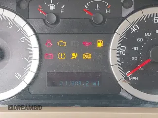 2008 Ford Escape XLT с VIN 1FMCU93128KC01646, выставлен на аукционе IAAI как лот 42372522 с пробегом 211 988 миль миль и . История ставок и продаж доступна на DreamBid. Изображение 15.