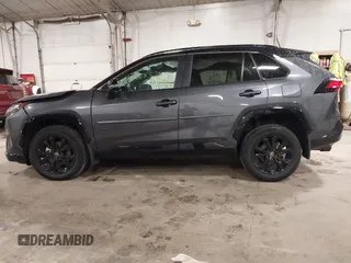 2024 Toyota RAV4 Hybrid XSE z VIN 4T3E6RFV5RU144101, wystawiony jako IAAI lot #40068578 z przebiegiem 4 078 mil mil oraz . Historia ofert i sprzedaży dostępna na DreamBid. Obrazek 14.