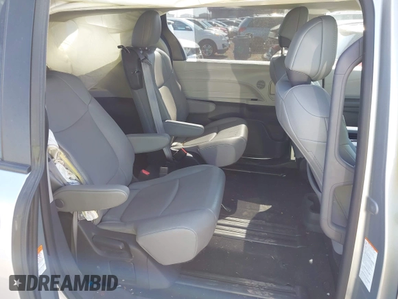 2022 Toyota Sienna XLE with VIN 5TDYRKEC1NS125049, listed as a IAAI auction lot 41984671 with 40,705 mi miles and . Bid and sale history available at DreamBid. Image 8.