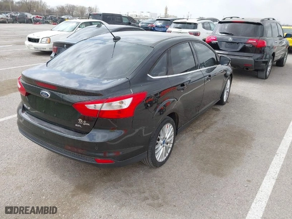 2012 Ford Focus SEL with VIN 1FAHP3H22CL284763, listed as a IAAI auction lot 41824652 with 178,451 mi miles. Bid and sale history available at carsss.com. Image 4.