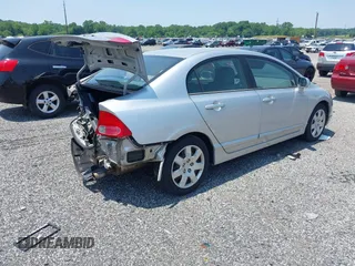 2006 Honda Civic LX z VIN 1HGFA165X6L109137, wystawiony jako IAAI lot #42386768 z przebiegiem 142 255 mil mil oraz . Historia ofert i sprzedaży dostępna na DreamBid. Obrazek 4.