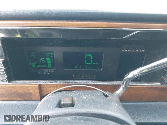 1991 Lincoln Continental with VIN 1LNCM9745MY632946, listed as a IAAI auction lot 41561785 with 124,186 mi miles and . Bid and sale history available at DreamBid. Image 16.