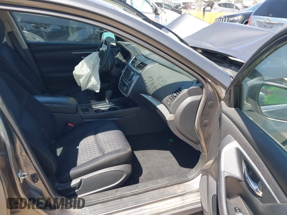 2017 Nissan Altima SV with VIN 1N4AL3AP1HC297434, listed as a IAAI auction lot 41992431 with 59,961 mi miles and . Bid and sale history available at DreamBid. Image 5.