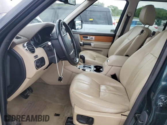 2013 Land Rover LR4 HSE z VIN SALAG2D47DA653894, wystawiony jako Copart lot #58548405 z przebiegiem 170 861 mil mil oraz Czysty tytuł • Clean title. Historia ofert i sprzedaży dostępna na DreamBid. Obrazek 7.