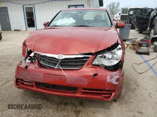 2010 Chrysler Sebring Limited z VIN 1C3CC5FD4AN194780, wystawiony jako Copart lot #53161295 z przebiegiem 139 974 mil mil oraz Szkody całkowita. Historia ofert i sprzedaży dostępna na DreamBid. Obrazek 5.