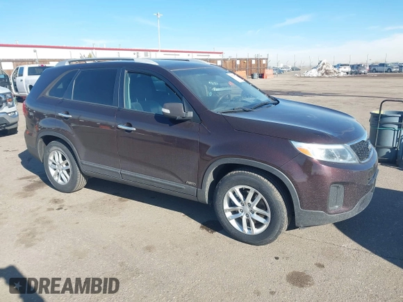 2015 Kia Sorento LX with VIN 5XYKTDA76FG602908, listed as a IAAI auction lot 41501885 with 181,047 mi miles. Bid and sale history available at carsss.com. Image 1.