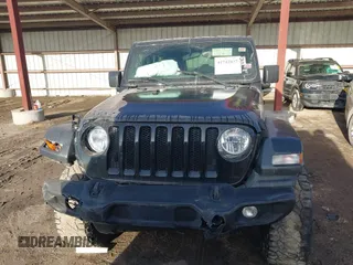 2018 Jeep Wrangler Unlimited Sport S z VIN 1C4HJXDG9JW172686, wystawiony jako IAAI lot #41742837 z przebiegiem 89 888 mil mil oraz . Historia ofert i sprzedaży dostępna na DreamBid. Obrazek 12.