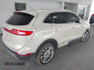 2018 Lincoln MKC Reserve с VIN 5LMCJ3C9XJUL23206, выставлен на аукционе IAAI как лот 42411951 с пробегом 60 904 миль миль и . История ставок и продаж доступна на DreamBid. Изображение 4.