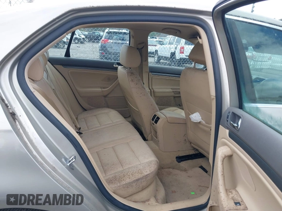 2005 Volkswagen Jetta 2.5L with VIN 3VWSG71K15M647327, listed as a IAAI auction lot 41982037 with 42,345 mi miles and . Bid and sale history available at DreamBid. Image 8.