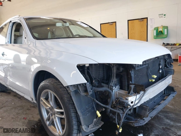 2015 Audi Q5 Premium Plus with VIN WA1DGAFP2FA130155, listed as a IAAI auction lot 41699314 with 118,377 mi miles. Bid and sale history available at carsss.com. Image 6.