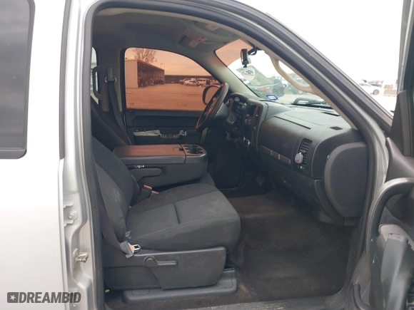 2012 Chevrolet Silverado 1500 LT with VIN 3GCPCSEA3CG263702, listed as a IAAI auction lot 41337363 with 192,759 mi miles. Bid and sale history available at carsss.com. Image 5.
