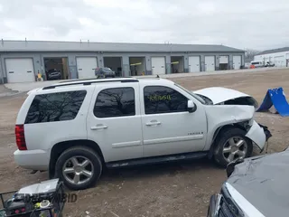 2008 Chevrolet Tahoe LTZ with VIN 1GNFK13098J160218, listed as a IAAI auction lot 40876511 with 186,701 mi miles and . Bid and sale history available at DreamBid. Image 13.