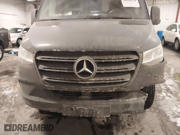2019 Mercedes-Benz Sprinter Cargo with VIN WD4PF0CD5KP088412, listed as a IAAI auction lot 41618741 with 135,848 mi miles. Bid and sale history available at carsss.com. Image 6.