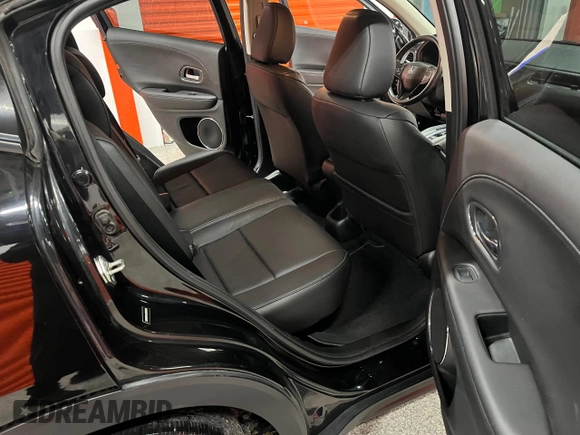 2018 Honda HR-V EX-L with VIN 3CZRU5H7XJM700725, listed as a Copart auction lot 45246405 with 92,150 mi miles and Clean Title. Bid and sale history available at carsss.com. Image 6.