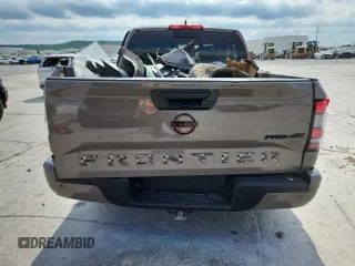 2024 Nissan Frontier SV z VIN 1N6ED1EK5RN666780, wystawiony jako Copart lot #59090905 z przebiegiem Nie podano mil oraz Szkoda całkowita • Salvage title. Historia ofert i sprzedaży dostępna na DreamBid. Obrazek 6.