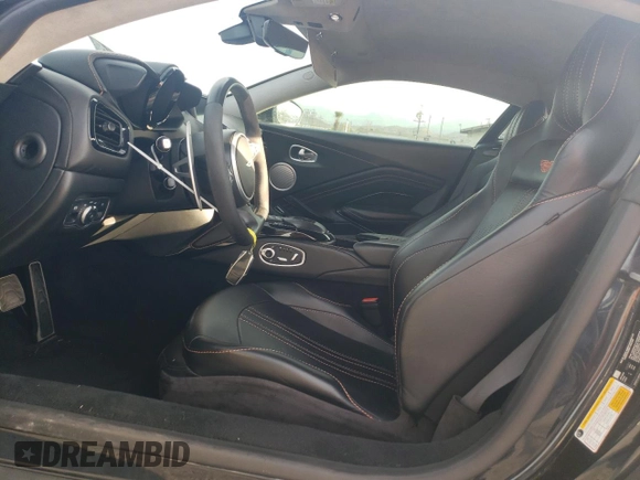 2020 Aston Martin Vantage z VIN SCFSMGAWXLGN04982, wystawiony jako Copart lot #81383264 z przebiegiem 30 891 mil mil oraz Szkody całkowita. Historia ofert i sprzedaży dostępna na DreamBid. Obrazek 7.