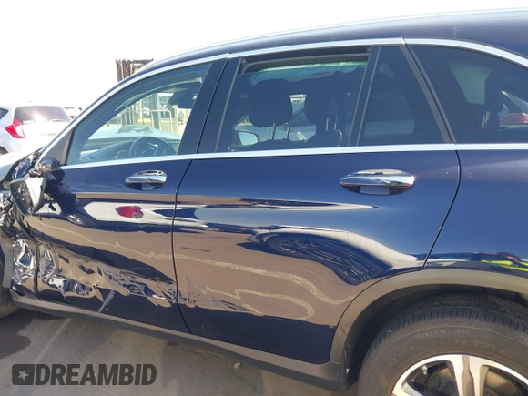 2020 Mercedes-Benz GLC 300 z VIN W1N0G8EB9LF847906, wystawiony jako IAAI lot #41902604 z przebiegiem 40 052 mil mil oraz . Historia ofert i sprzedaży dostępna na DreamBid. Obrazek 14.