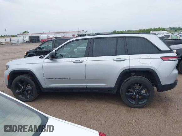 2023 Jeep Grand Cherokee Altitude with VIN 1C4RJHAG8PC611840, listed as a IAAI auction lot 42336992 with 41,100 mi miles and . Bid and sale history available at DreamBid. Image 15.