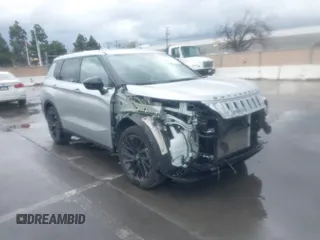 2022 Mitsubishi Outlander SE z VIN JA4J3UA87NZ059213, wystawiony jako IAAI lot #41723525 z przebiegiem 41 610 mil mil oraz . Historia ofert i sprzedaży dostępna na DreamBid. Obrazek 19.
