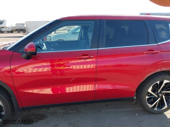2024 Mitsubishi Outlander SE with VIN JA4J4VA81RZ034350, listed as a IAAI auction lot 40627194 with 6,149 mi miles. Bid and sale history available at carsss.com. Image 14.