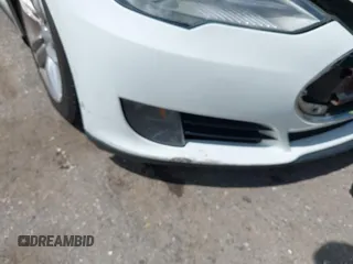 2013 Tesla Model S с VIN 5YJSA1AC8DFP10260, выставлен на аукционе IAAI как лот 42545156 с пробегом 121 329 миль миль и . История ставок и продаж доступна на DreamBid. Изображение 6.