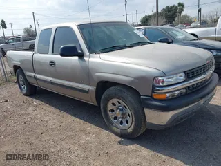 2002 Chevrolet Silverado 1500 LS with VIN 2GCEC19W321124572, listed as a IAAI auction lot 41547039 with 209,527 mi miles. Bid and sale history available at carsss.com. Image 1.