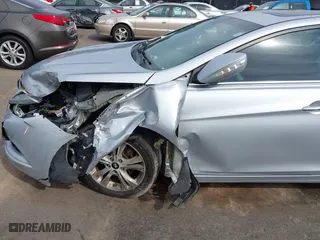 2013 Hyundai Sonata SE with VIN 5NPEC4AC0DH744204, listed as a IAAI auction lot 41791192 with 199,276 mi miles. Bid and sale history available at carsss.com. Image 17.